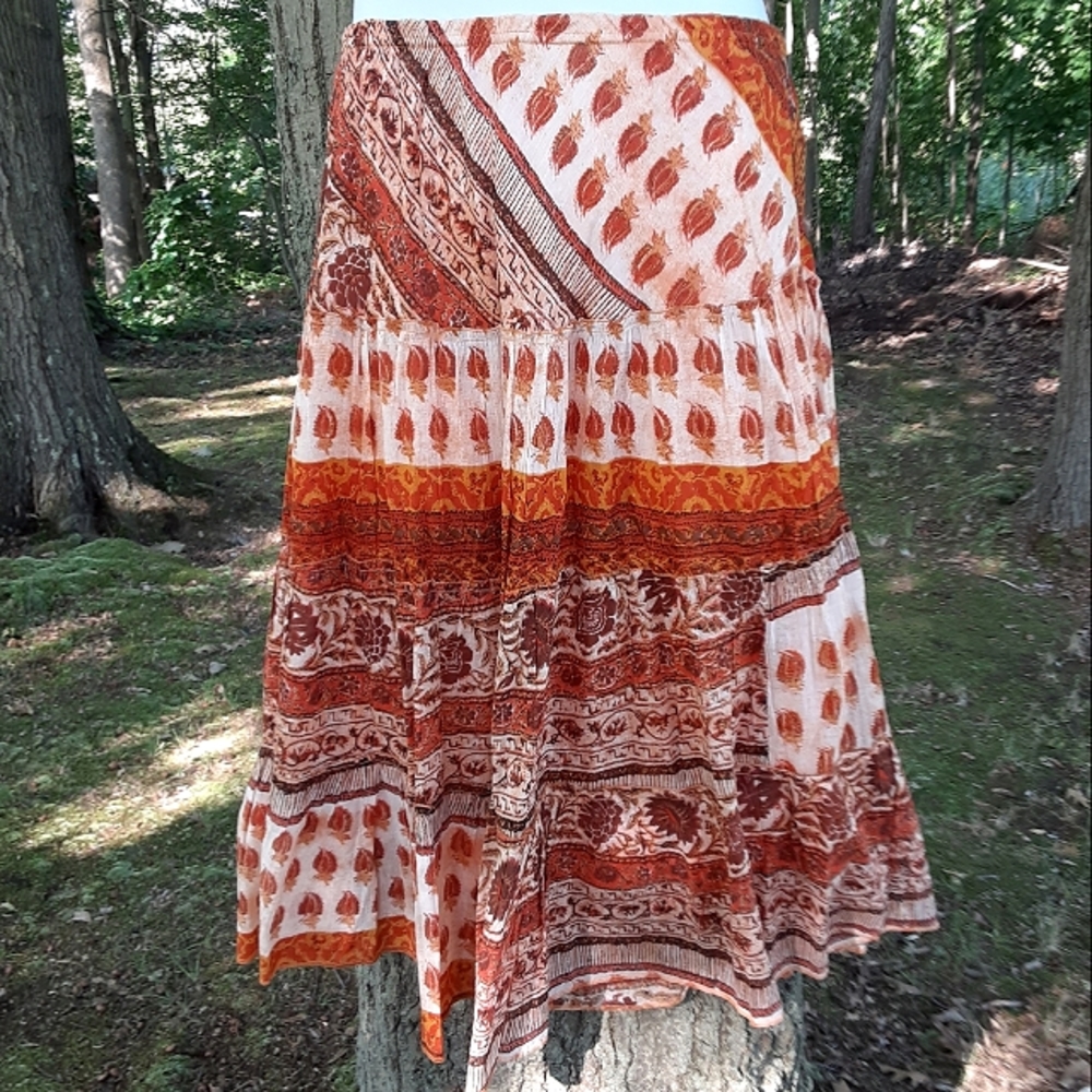 Gypsy L patchwork layered peasant skirt. Rusty country. Lots of fabric.